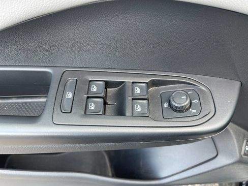 Used 2024 Volkswagen Taos SE AWD/4WD image 12