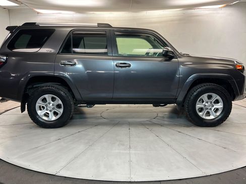 Used 2019 Toyota 4Runner SR5 AWD/4WD image 7