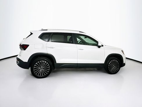 Used 2025 Volkswagen Taos SE image 10