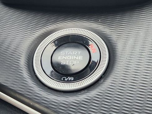 Used 2024 Jeep Grand Cherokee L Laredo image 15