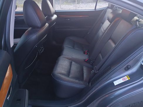 Used 2015 Lexus ES 300h w/ Navigation System Package FWD image 10