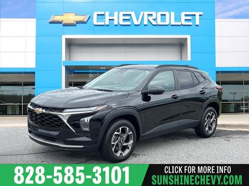 Certified 2024 Chevrolet Trax LT w/ Driver Confidence Package FWD image 1