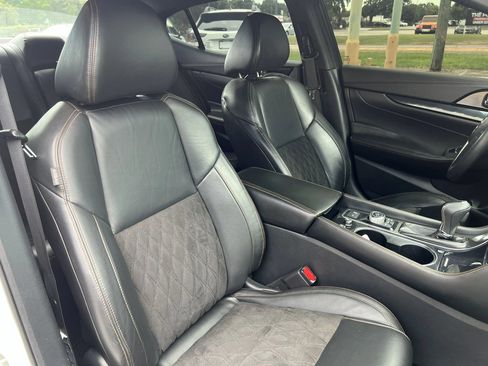 Used 2019 Nissan Maxima SR w/ Premium Package FWD image 22