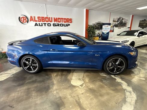 Used 2017 Ford Mustang GT Premium w/ Equipment Group 401A RWD image 8