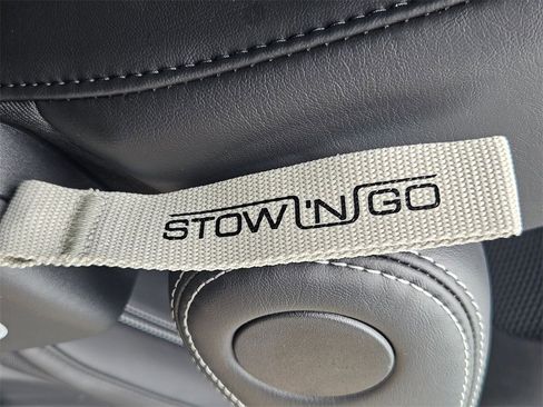 New 2026 Chrysler Pacifica Select image 31