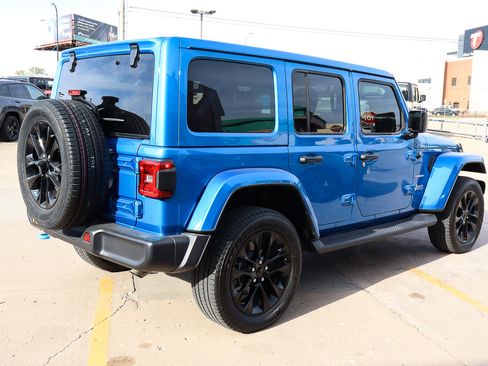 Used 2022 Jeep Wrangler Unlimited Sahara w/ Cold Weather Group image 5