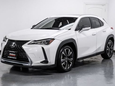 Used 2019 Lexus UX 200 w/ Premium Package FWD image 9