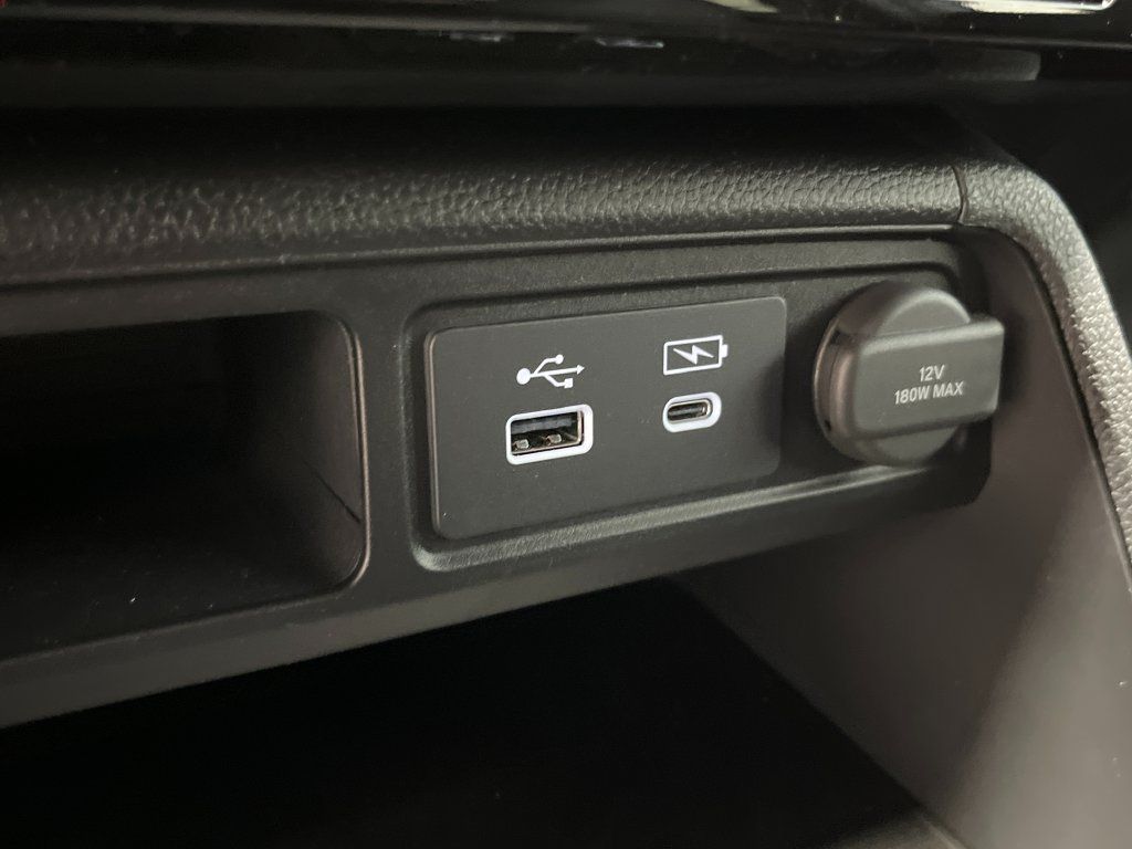 Used 2025 Honda Pilot Sport image 23