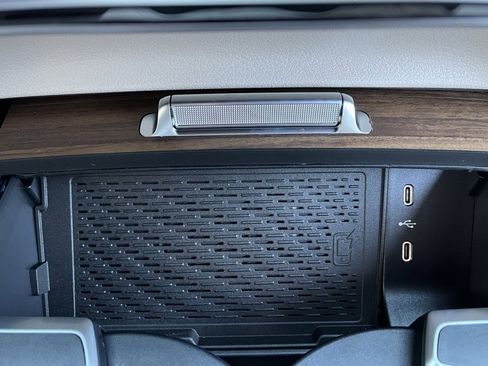 Certified 2024 Mercedes-Benz GLS 450 4MATIC image 43