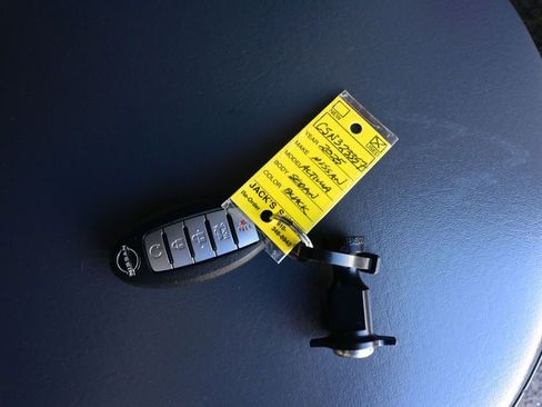 Used 2025 Nissan Altima 2.5 SV image 22