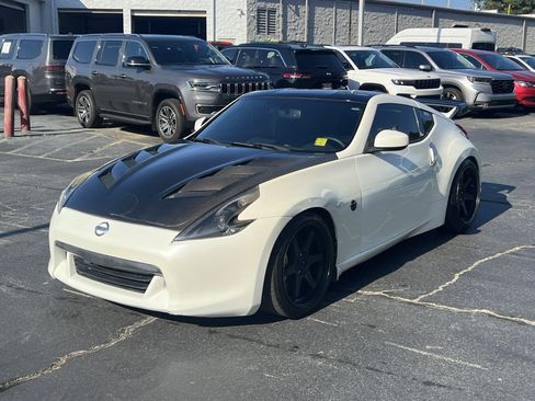 Used 2012 Nissan 370Z Touring w/ Sport Pkg RWD image 4