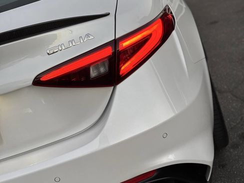 Used 2018 Alfa Romeo Giulia Quadrifoglio w/ Driver Assist Dynamic Package image 27