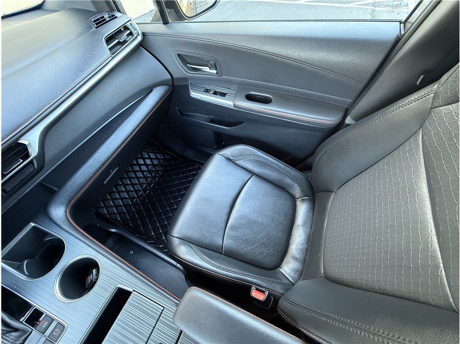 Used 2021 Toyota Sienna XSE FWD image 9