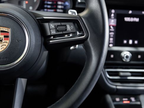 Certified 2023 Porsche Macan AWD/4WD image 16