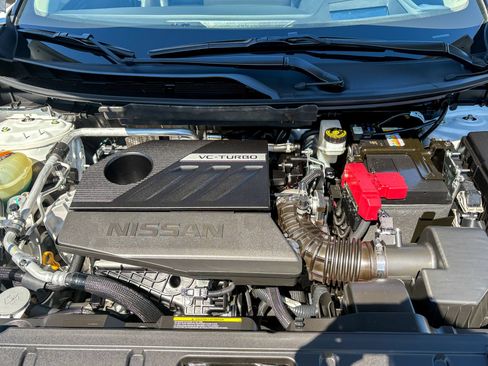 Used 2025 Nissan Rogue SL w/ SL Premium Package FWD image 37