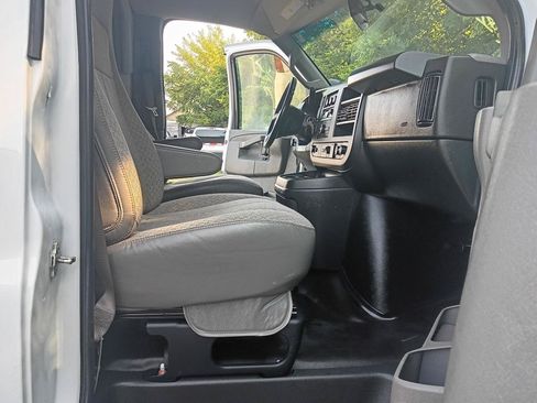 Used 2023 Chevrolet Express 3500 w/ Power Convenience Package RWD image 16