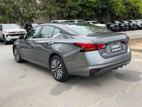 Used 2025 Nissan Altima 2.5 SV FWD image 5