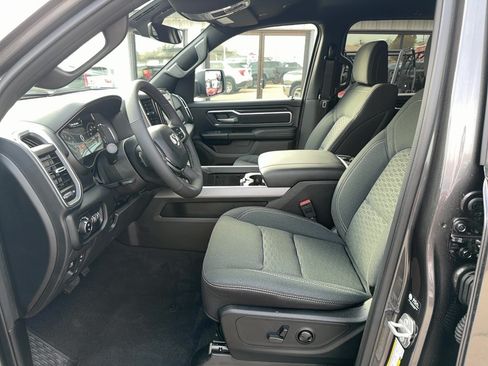 Used 2025 RAM 1500 Big Horn AWD/4WD image 11