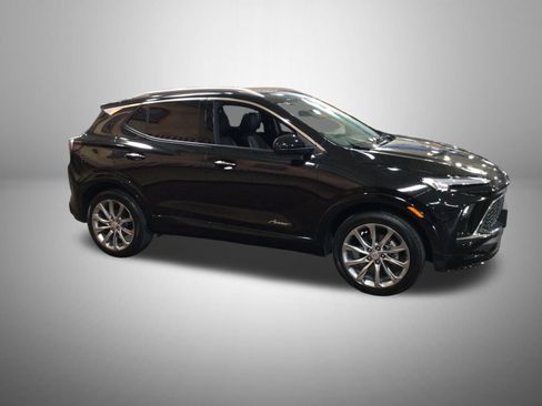 Used 2025 Buick Encore GX Avenir w/ Avenir Technology Package AWD/4WD image 3