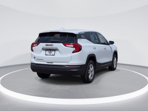 Used 2024 GMC Terrain SLE FWD image 7