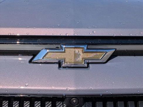 New 2026 Chevrolet Equinox EV LT image 17