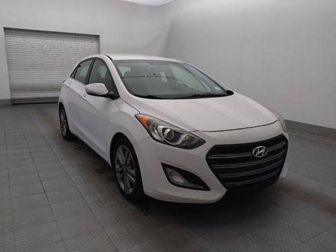 Used 2016 Hyundai Elantra GT w/ Option Group 02 image 13