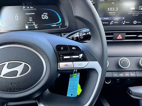 New 2026 Hyundai Elantra SE FWD image 13