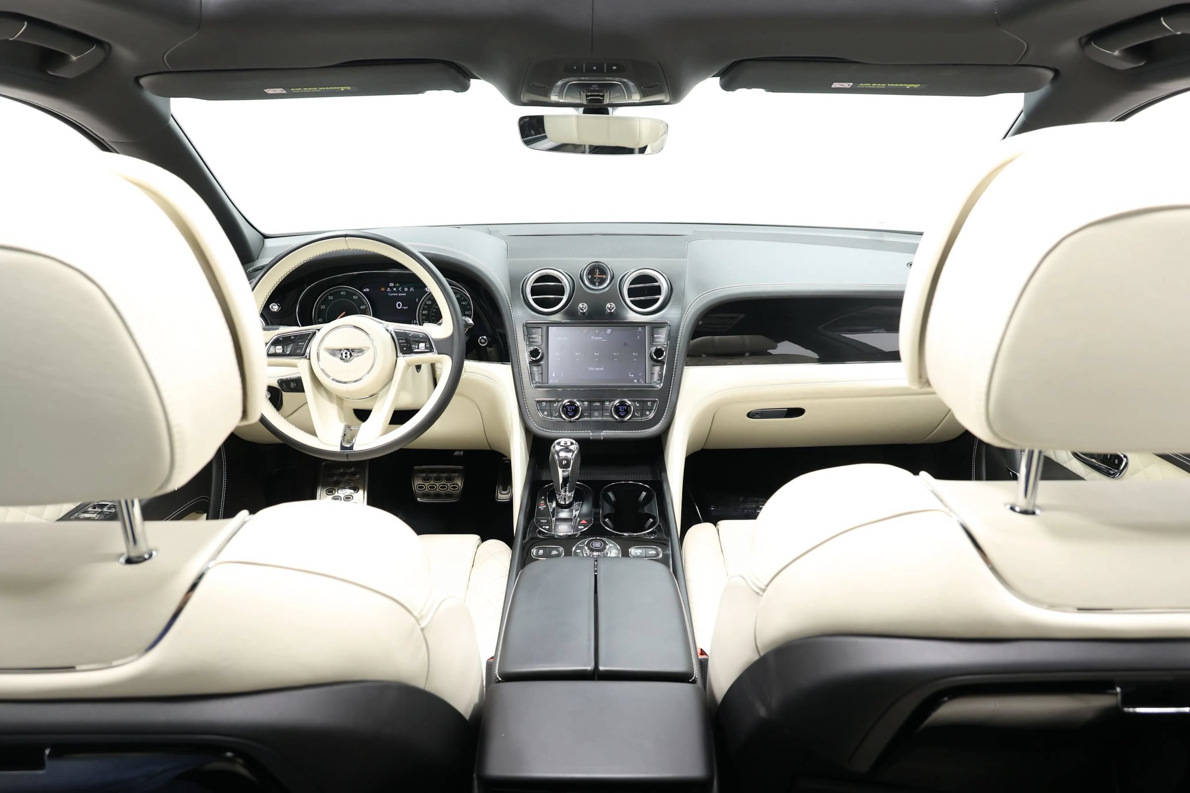 Used 2017 Bentley Bentayga AWD/4WD image 26
