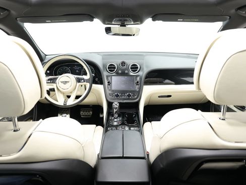 Used 2017 Bentley Bentayga AWD/4WD image 26