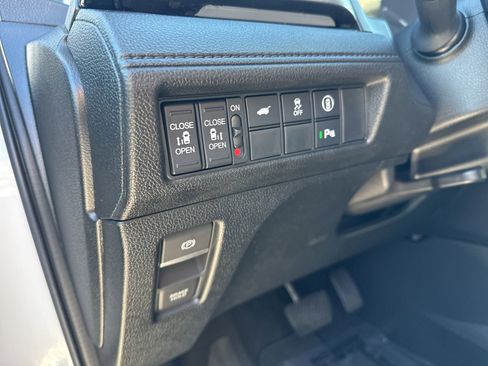 Used 2023 Honda Odyssey Touring image 12