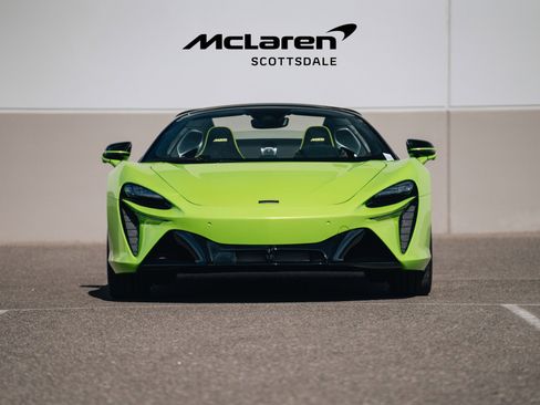 Used 2025 McLaren Artura Performance image 14