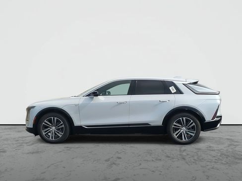 New 2026 Cadillac Lyriq Luxury image 5