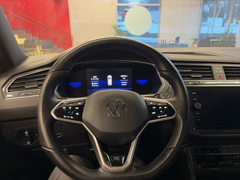 Certified 2022 Volkswagen Tiguan SE R-Line image 24