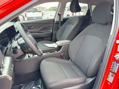 Used 2025 Hyundai Kona SEL FWD image 13