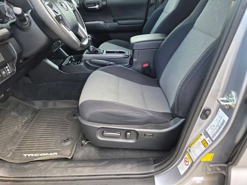 Certified 2020 Toyota Tacoma TRD Off-Road AWD/4WD image 19