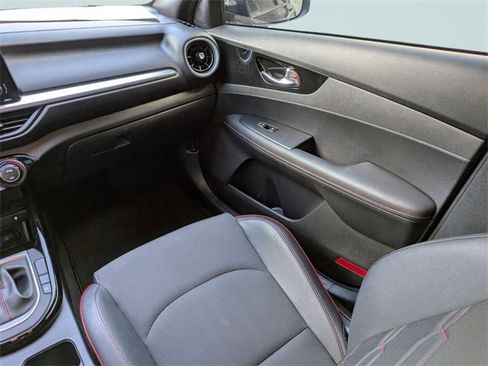 Used 2022 Kia Forte GT w/ GT Technology Package image 17