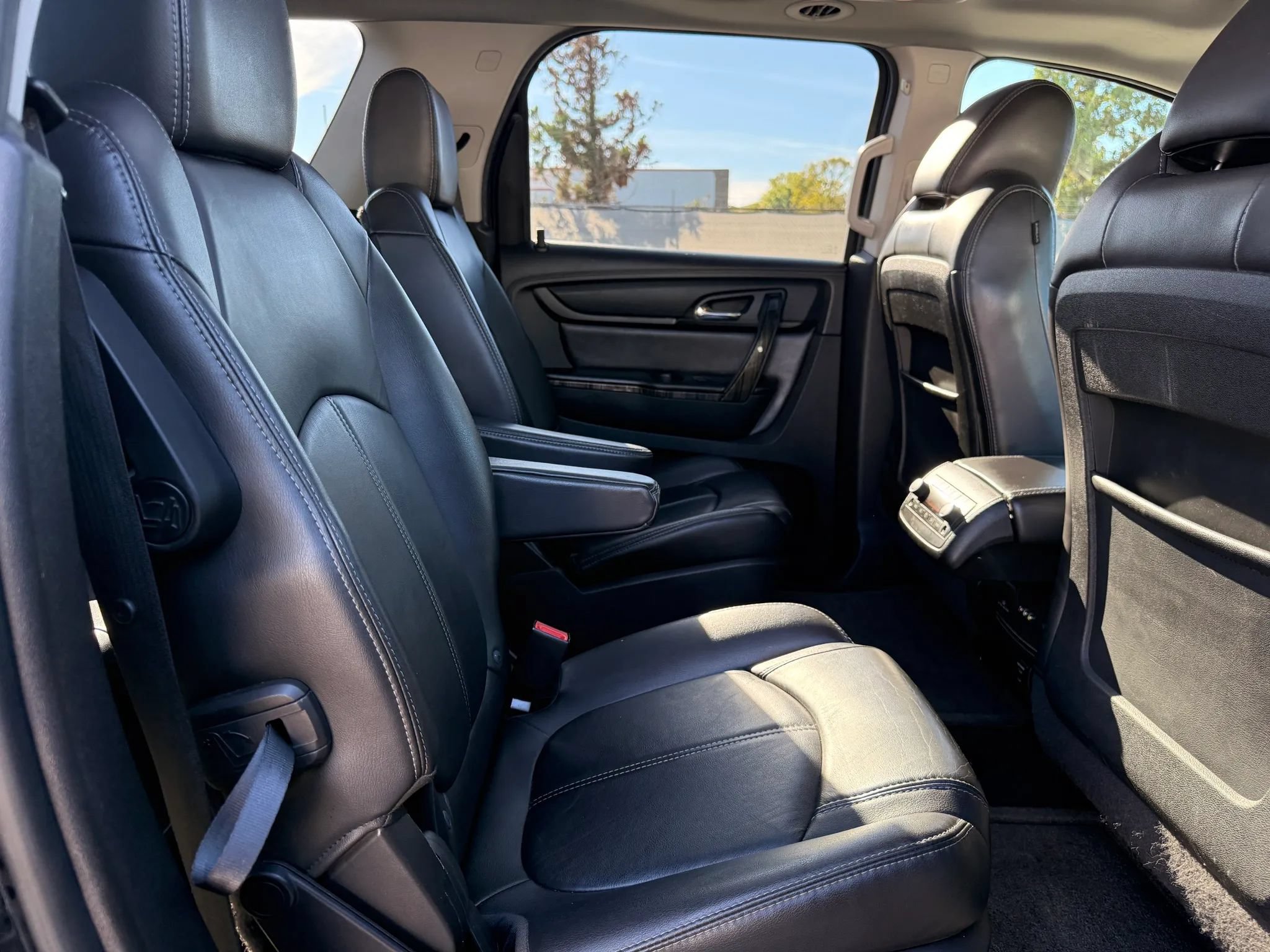 Used 2016 GMC Acadia SLT w/ Open Road Package AWD/4WD image 20