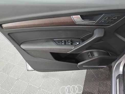 Used 2024 Audi Q5 e Premium Plus AWD/4WD image 11