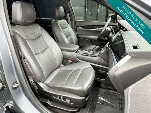 Used 2025 Cadillac XT6 Premium Luxury FWD image 8