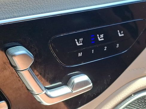Used 2023 Mercedes-Benz EQS 580 4MATIC Sedan image 25