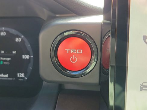 Used 2025 Toyota Tacoma TRD Off-Road image 31