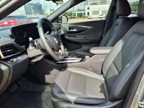 Used 2025 Buick Envista Sport Touring w/ Convenience I Package FWD image 4