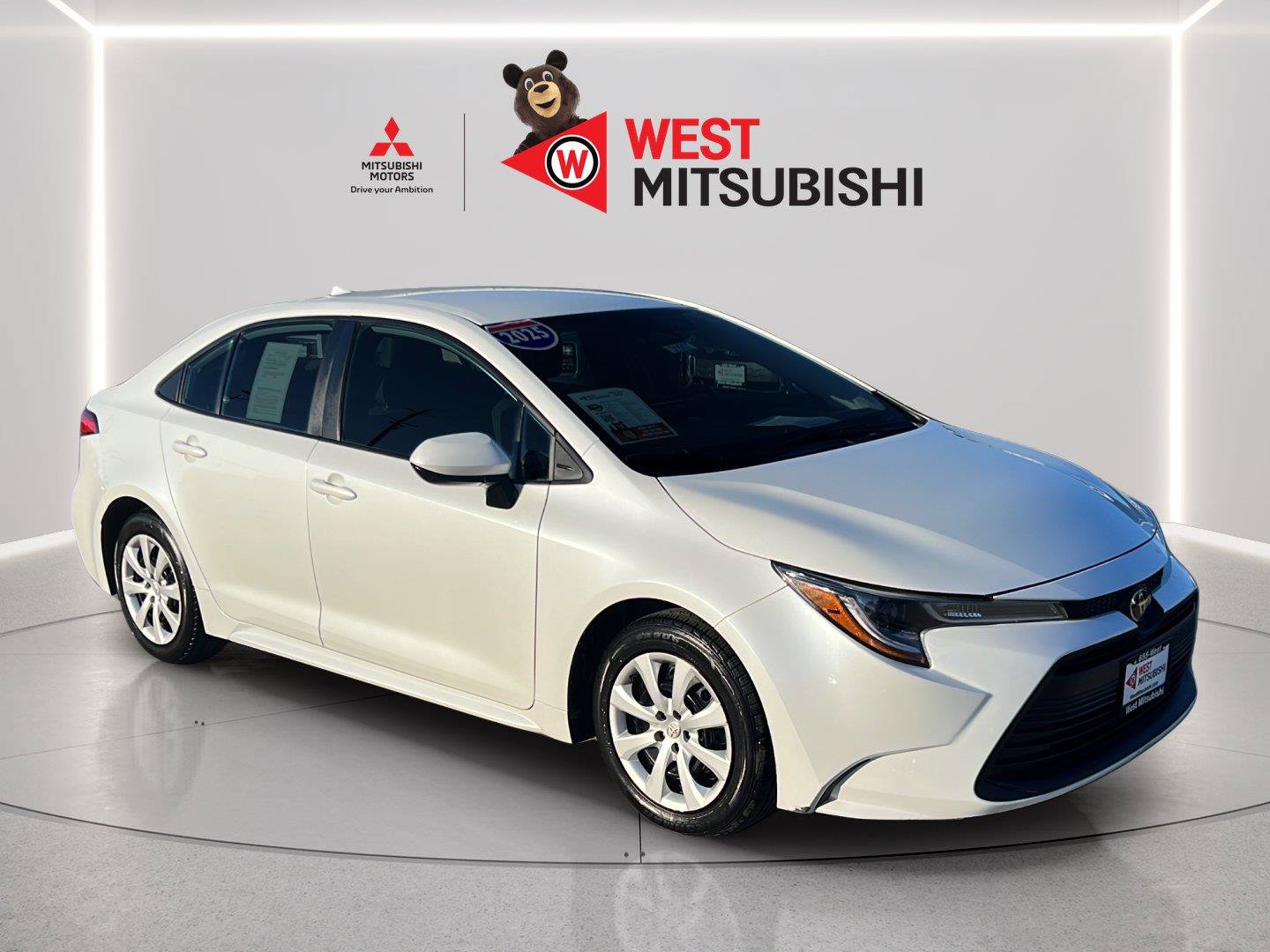 Used 2025 Toyota Corolla LE FWD image 7