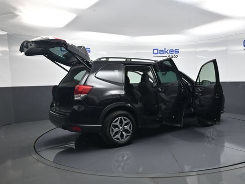 Used 2023 Subaru Forester Premium AWD/4WD image 55