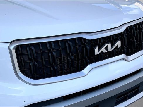 Used 2023 Kia Telluride EX w/ EX Captain's Chair Package FWD image 32