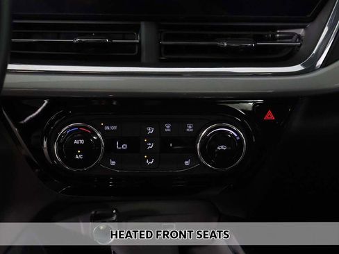 Used 2025 Chevrolet Trax LT w/ Driver Confidence Package FWD image 5