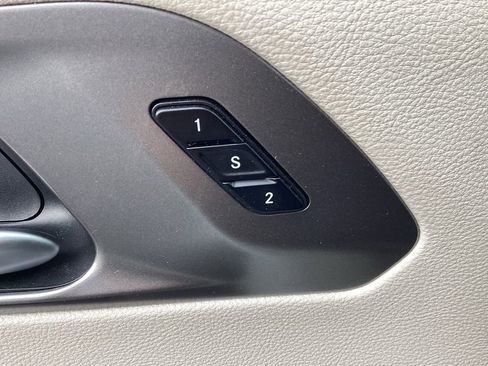 Used 2024 Chrysler Pacifica Touring-L image 27