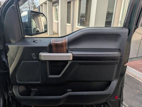 Used 2016 Ford F150 Lariat image 19