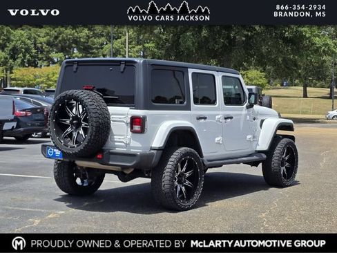 Used 2020 Jeep Wrangler Unlimited Sahara AWD/4WD image 4
