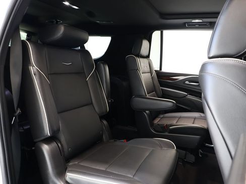 Used 2022 Cadillac Escalade ESV Premium Luxury w/ Performance Package AWD/4WD image 24